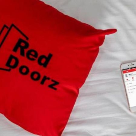 Reddoorz Near Seasons City Mall Jakarta Exterior photo