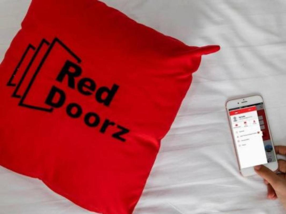 Reddoorz Near Seasons City Mall Jakarta Exterior photo